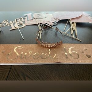 Sweet 16 Party Decoration Set